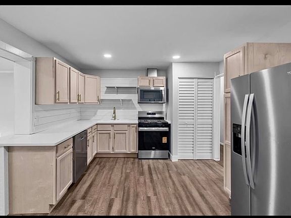 5th image of 5005 Farmoor Cir