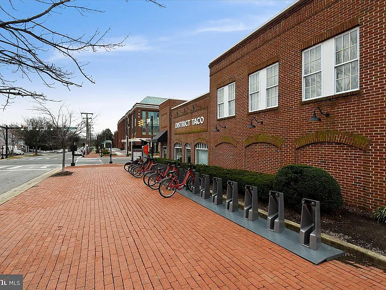 5722 Callcott Way #B — Photo 38