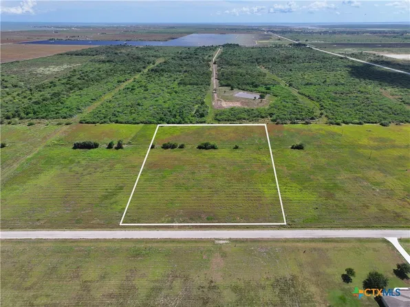 5 Sunrise Bay, Pt Lavaca, TX 77979