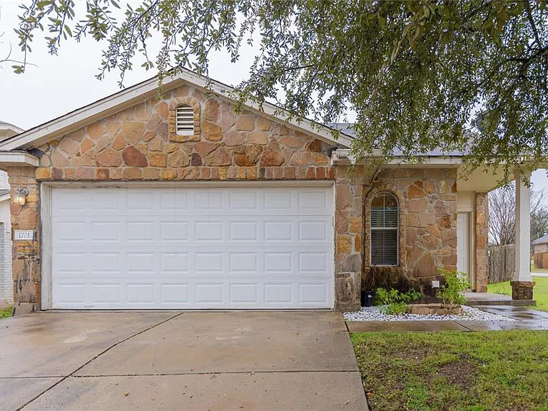1701 Golden Sunrise Ln — Photo 1