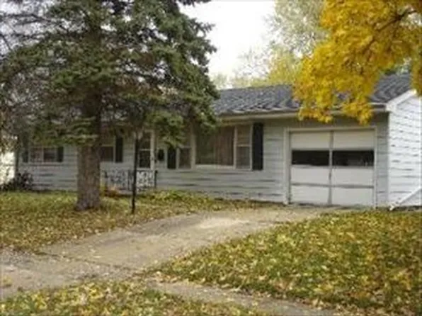 225 Carla Dr, South Elgin, IL 60177