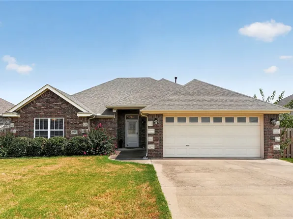 6105 S 39th St, Rogers, AR 72758