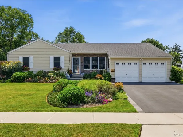 1 Wheeler Court, Deer Park, NY 11729