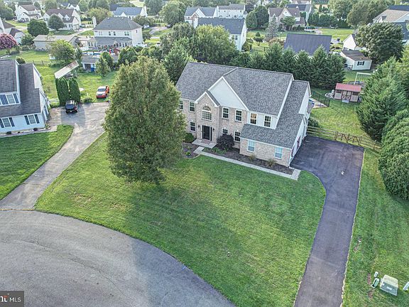 3rd image of 704 Nathan Roberts Ct