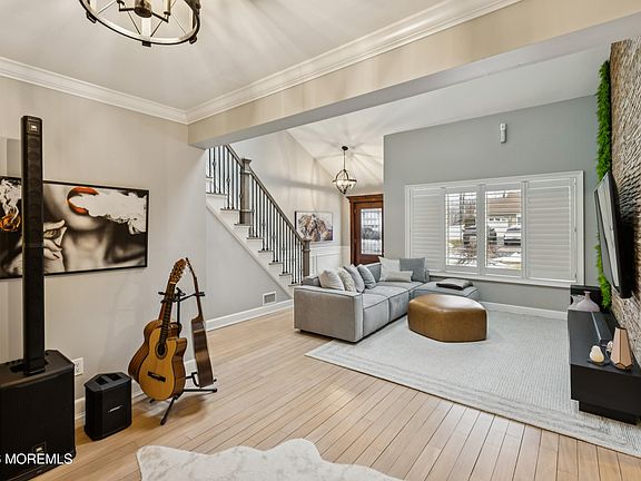 3rd image of 40 Pinyon Street