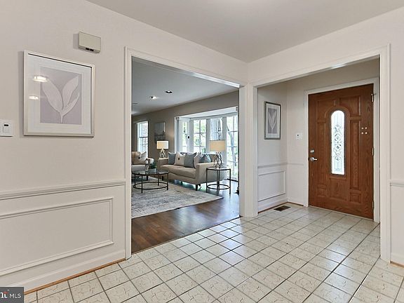 4th image of 5313 Black Oak Dr