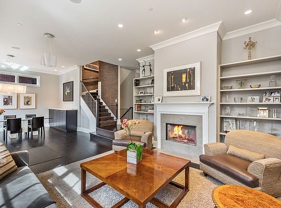 2nd image of 2665 N Hartland Ct