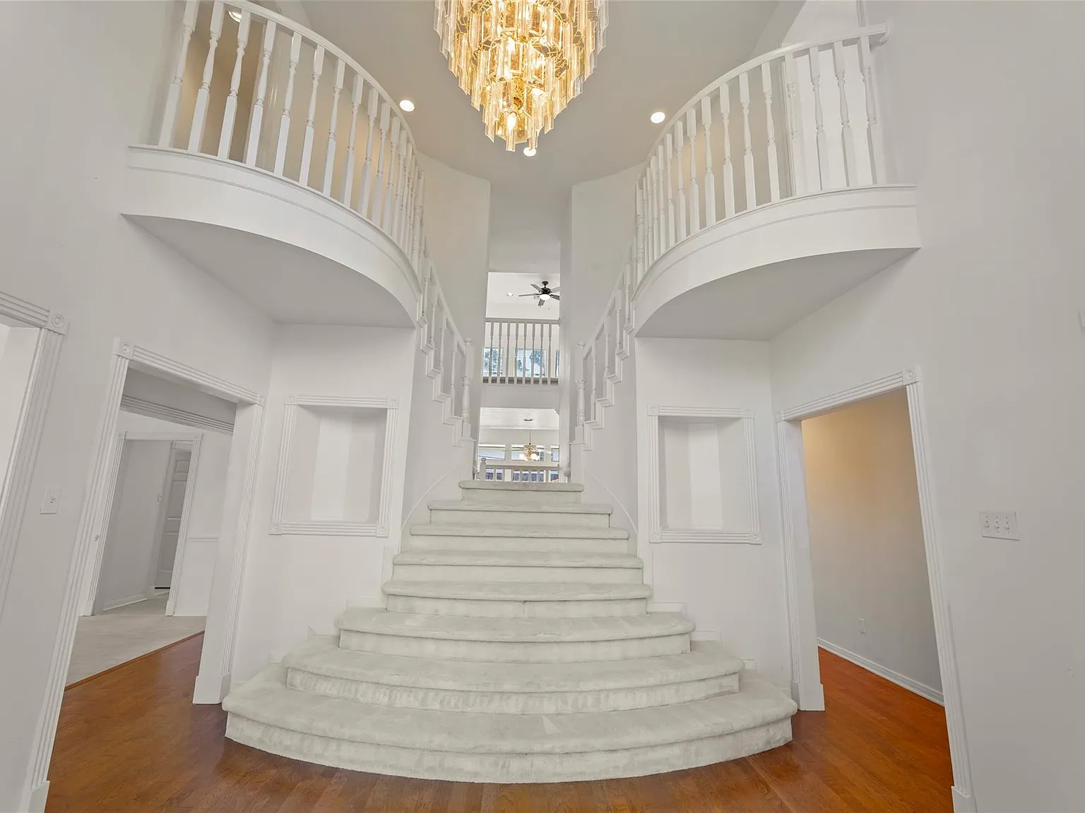 4 bed, 3.5 bath, 3548 sqft, $3,200 — Photo 4