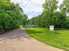 2 bed, 1.0 bath, 800 sqft, $1,199, 2 beds 1.0 baths (800 sqft)