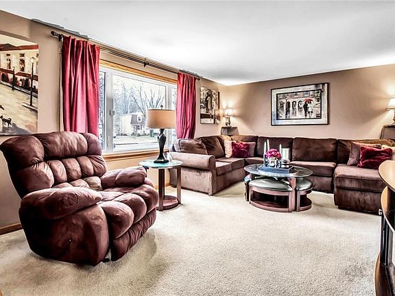2nd image of 320 Bucyrus Dr
