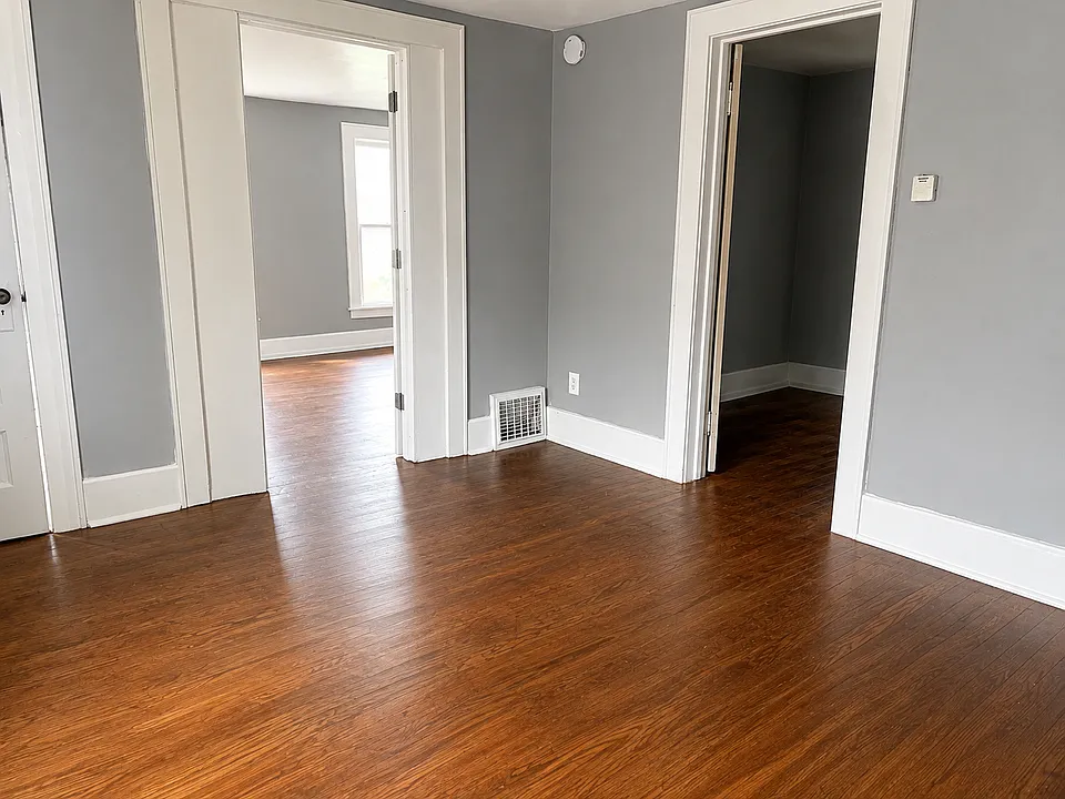 616 Richmond Ave #2
