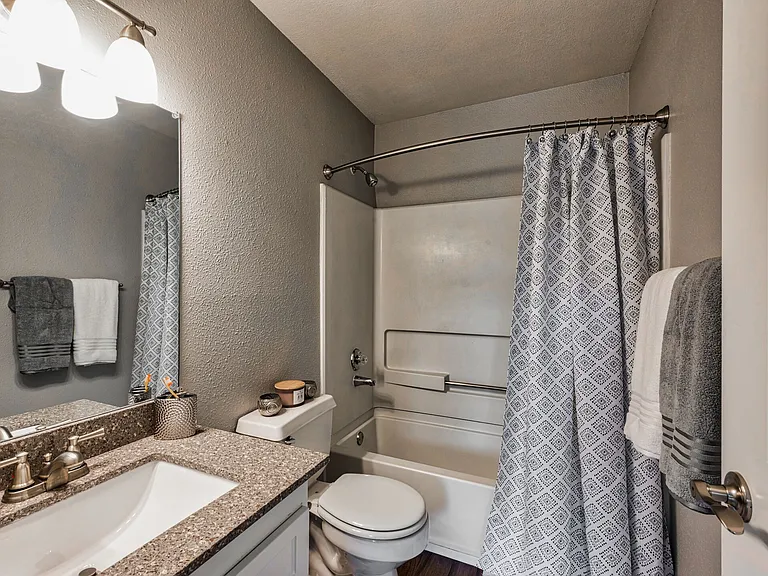 Sterling Pointe — Photo 32
