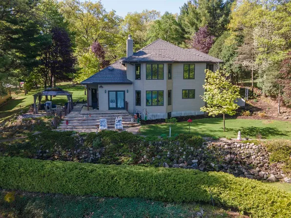 N9339 3rd Dr, Westfield, WI 53964