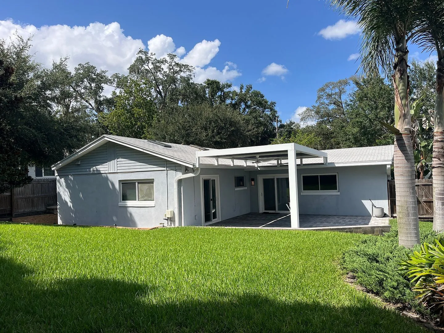 3 bed, 2.0 bath, 1517 sqft, $2,799 — Photo 2