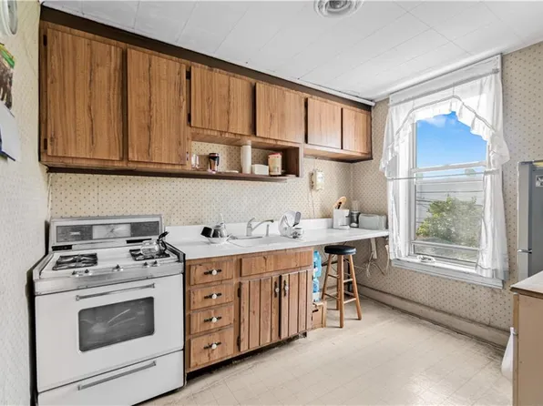 730 47th Street image 4 of 10