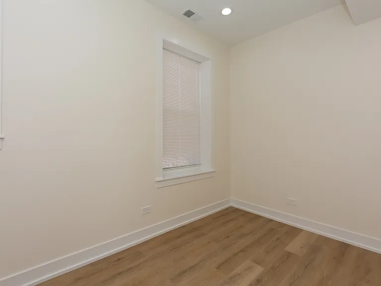 2036 N Hoyne Ave #2 — Photo 16