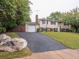 2805 Logway Rd, Vienna, VA 22181