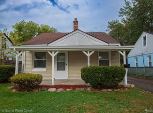 23038 Rosalind Ave, Eastpointe, MI 48021