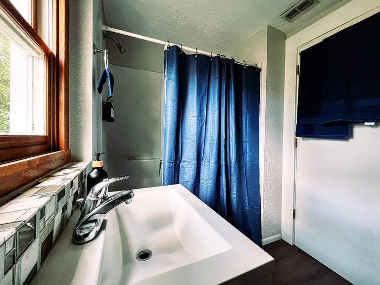 712 Hillcrest St #11 — Photo 3