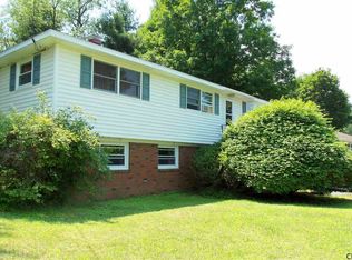 1 Petticoat Ln, Troy, NY 12180