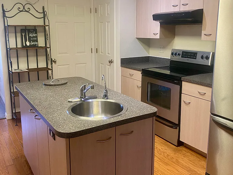 2290 Emperor Dr — Photo 3