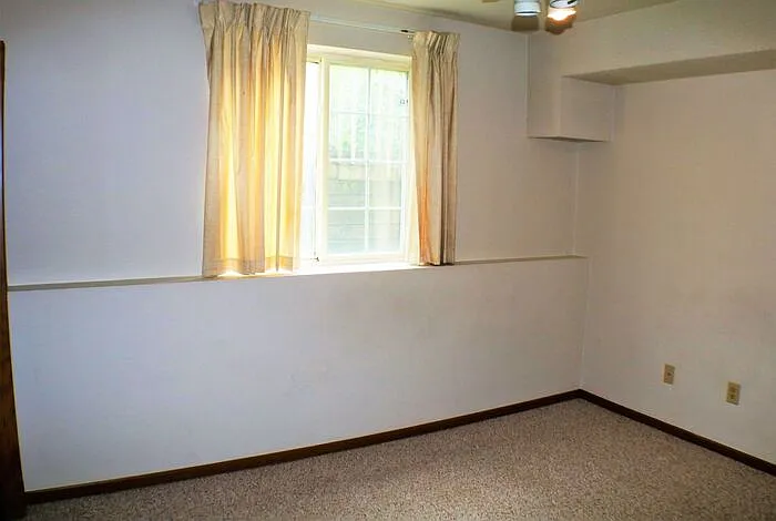 464 Peterson St — Photo 14