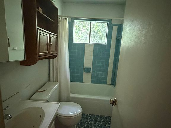 5th image of 100 Southern Hills Dr