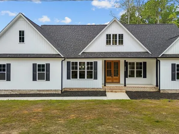 250 Ellington Rd, Graham, NC 27253