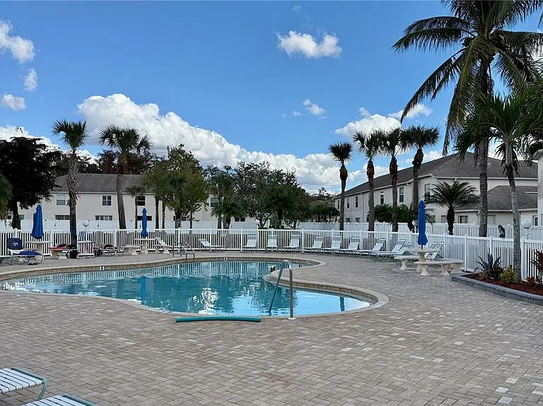 3620 Pine Oak Cir #105 — Photo 13