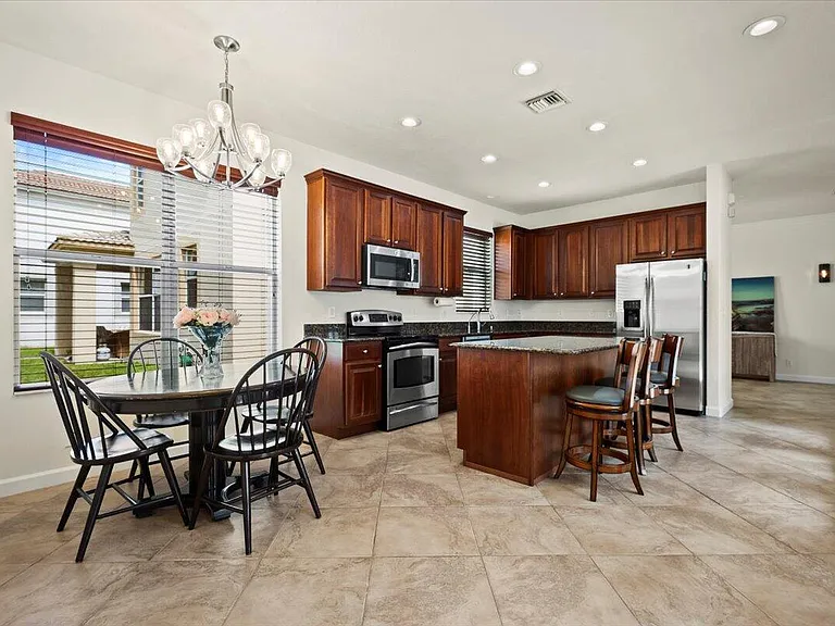 8203 Calterra Dr — Photo 27