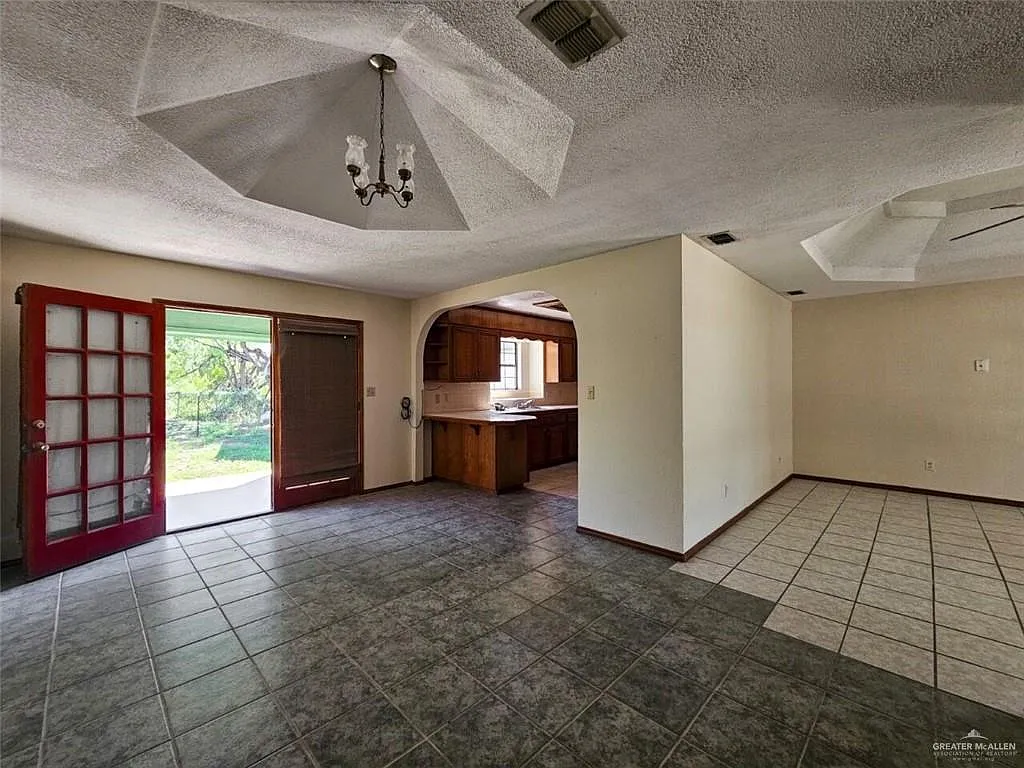 3 bed, 2.0 bath, 1747 sqft, $1,500 — Photo 4