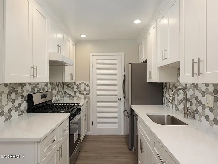 2 Elizabeth Ct — Photo 3