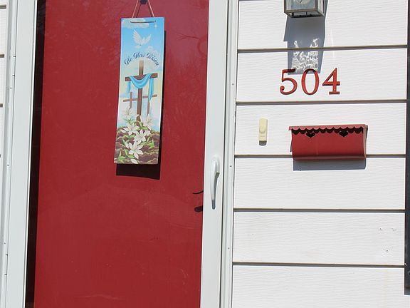 2nd image of 504 W Ellsworth Ave