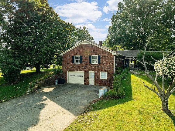 4th image of 140 Damron Dr
