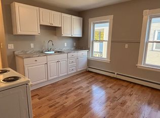 31 3rd St FLOOR 3, Leominster, MA 01453