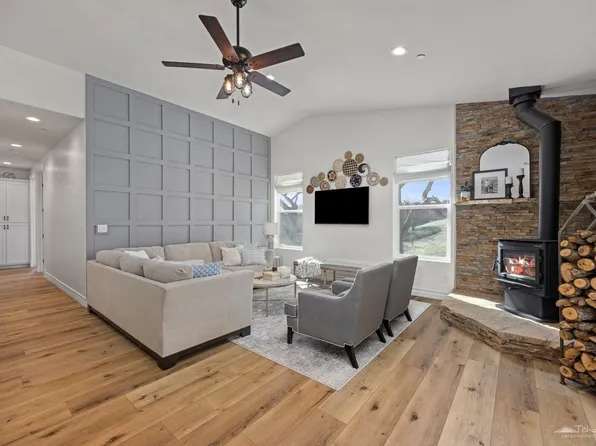 29560 Stallion Springs Dr, Tehachapi, CA 93561