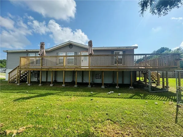 143 Forest Dr, Belle Chasse, LA 70037