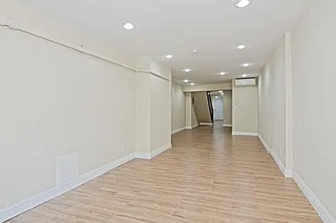 Rented by R New York