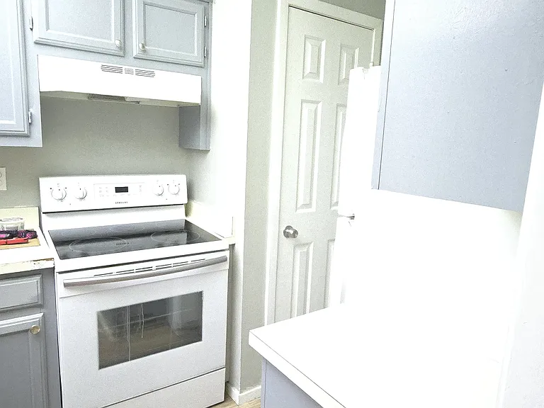 114 Burch St #1 — Photo 6