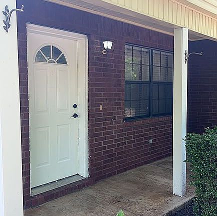 3rd image of 117 Hill Blvd