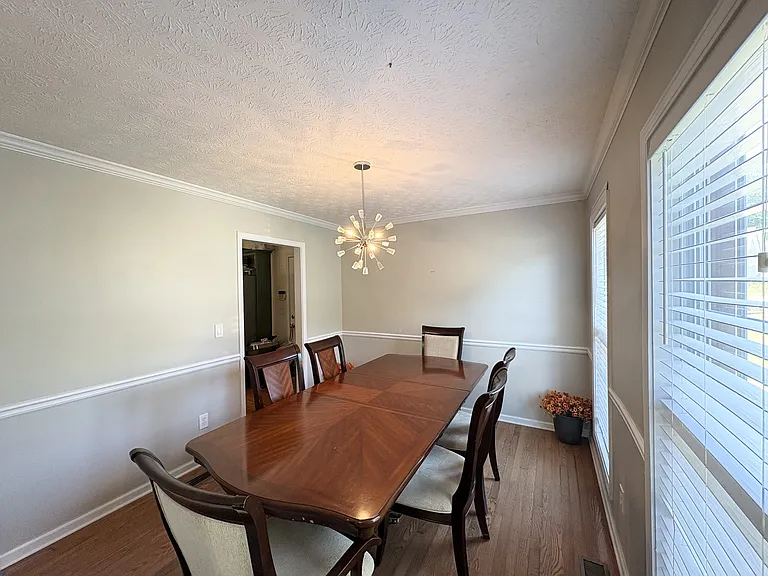 3051 Lexington Ave — Photo 3
