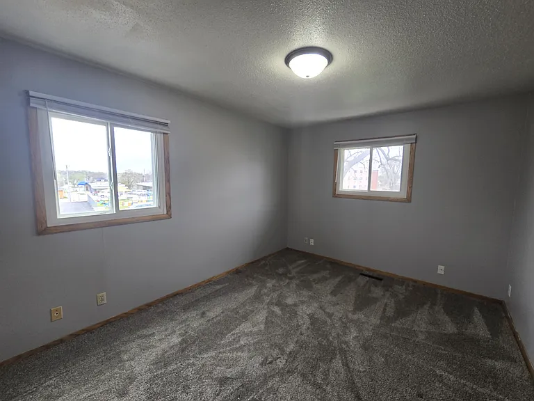 811 W 3rd St #8 — Photo 2