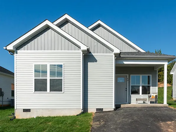 40 Triple Crown Dr, Lexington, VA 24450