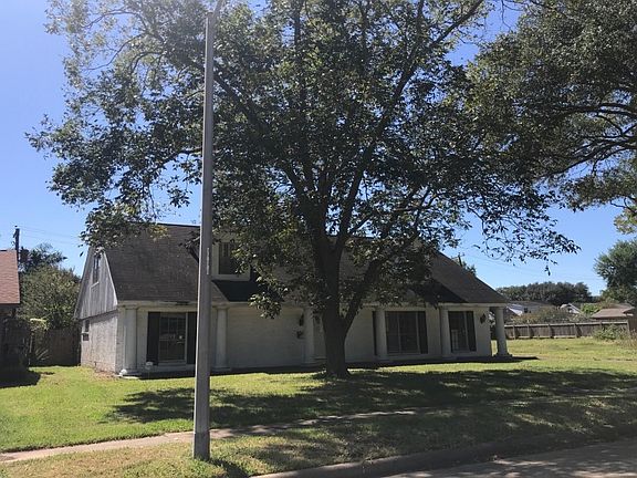 3rd image of 5811 Belrose Dr