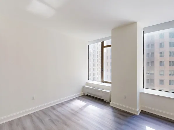 10 Hanover Square image 3 of 9