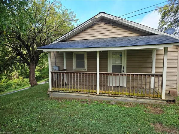 411 Thomas St, Eden, NC 27288