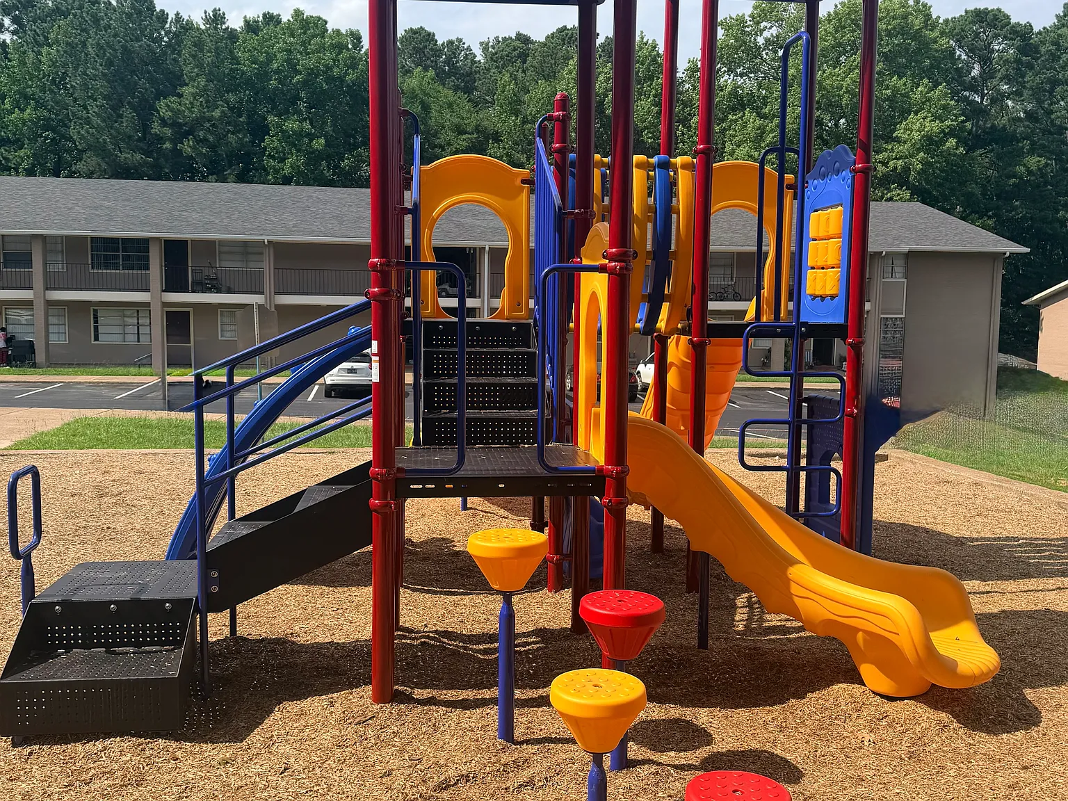 Oxford Pointe Apartments — Photo 4