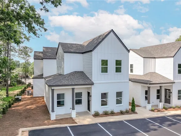 641 Mary Brooks Dr #201, Auburn, AL 36830