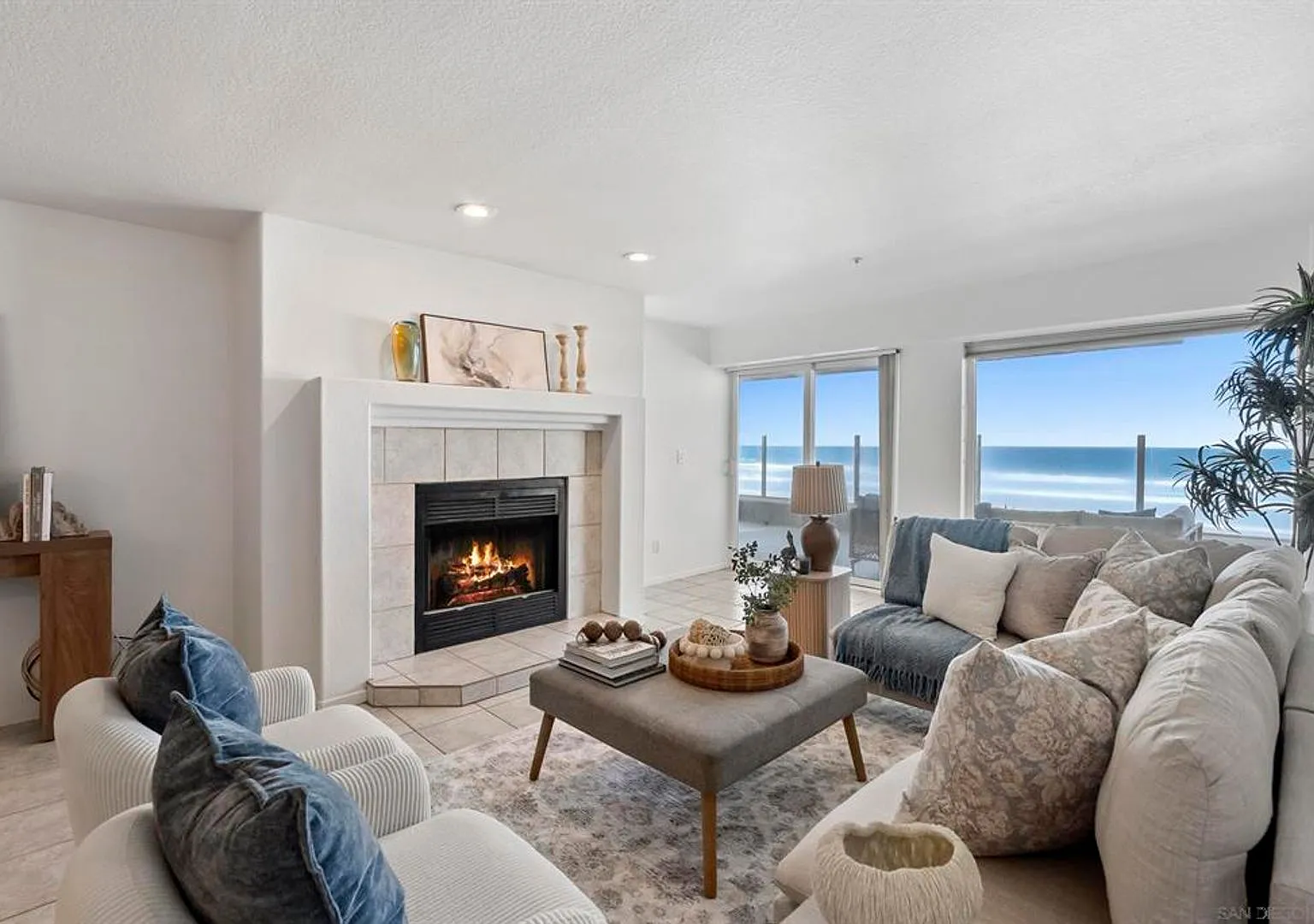Beach Front Condo — Photo 2