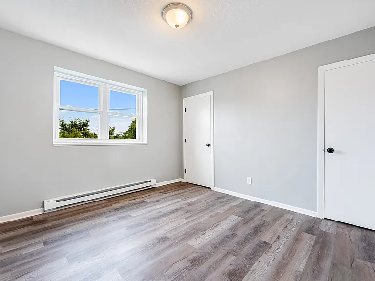 16 Waldemar Ave #206 — Photo 2